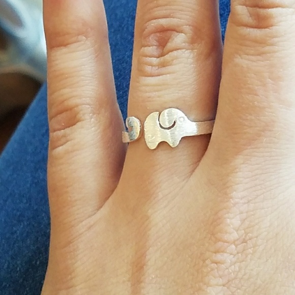 NWOT Silver Elephant Ring - Picture 5 of 8